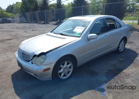 2002 Mercedes-Benz C 320 z USA, uszkodzony, nr VIN WDBRF64J42E008165